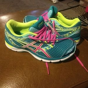 Size 7 Asics sneakers